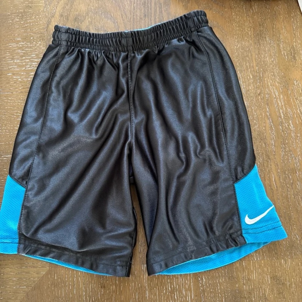 Nike Size 7 Reversible Sky Blue To Black Shorts LNC
